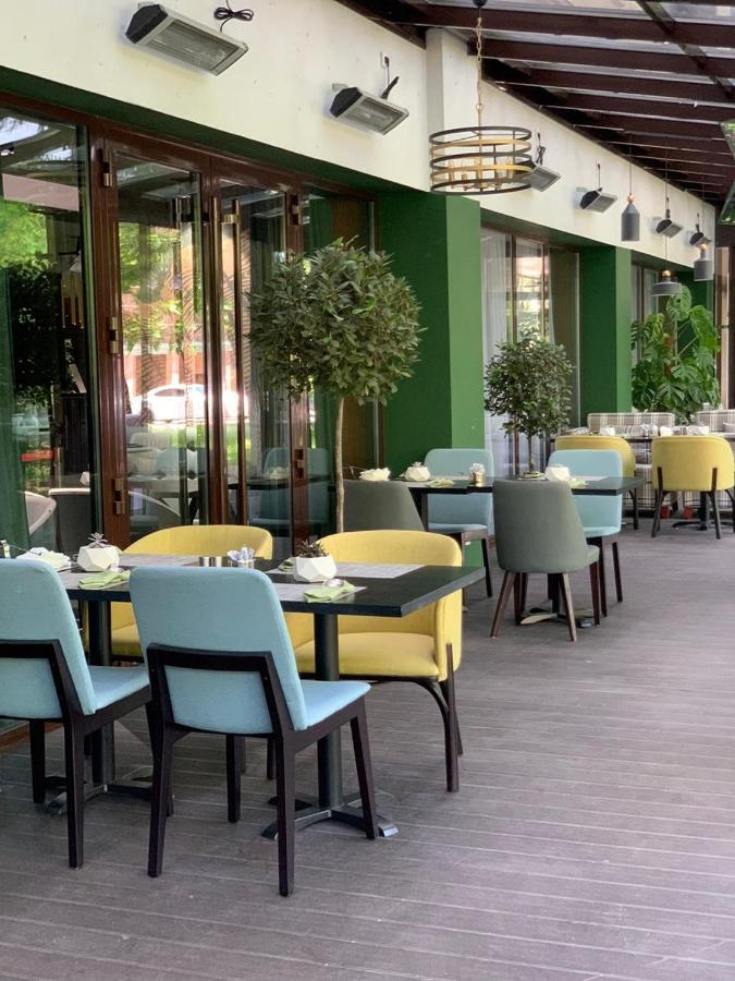 Kazzhol Park Hotel Almatî Exterior foto