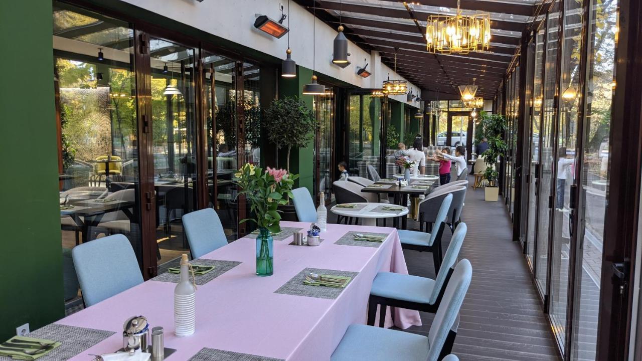 Kazzhol Park Hotel Almatî Exterior foto